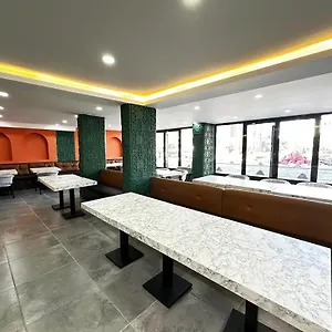 Renaissance Aparthotel